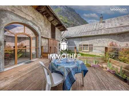 villa 5 pièces 121 m²