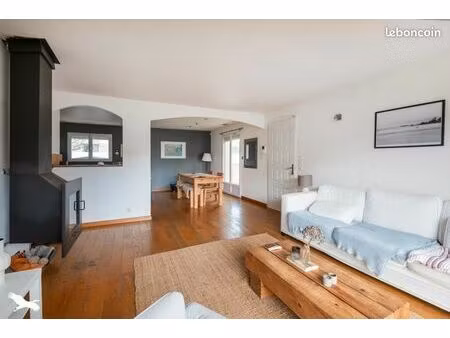 villa 5 pièces 105 m²