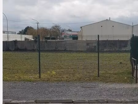 loue terrain en zone artisanale 1200m²