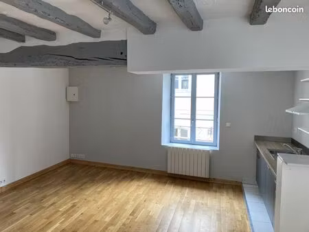 location t2 savennières centre-bourg