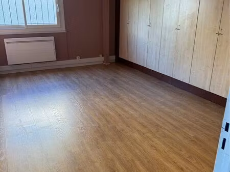 bureaux 115m2 clermont ferrand ( possibilité de louer un dépôt avec les bureaux)