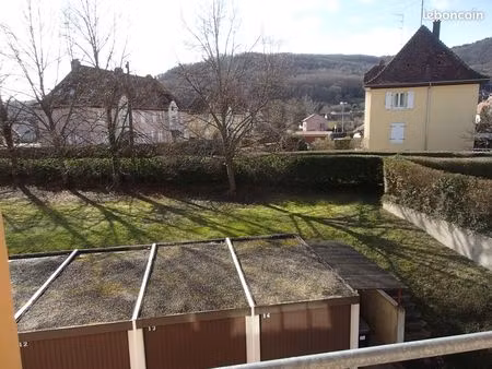 garage clos à louer