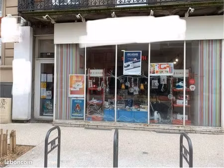 local commercial 80 m² + cour – centre clermont-ferrand – bail à céder