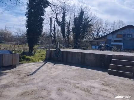emplacement pour petit maison en bois