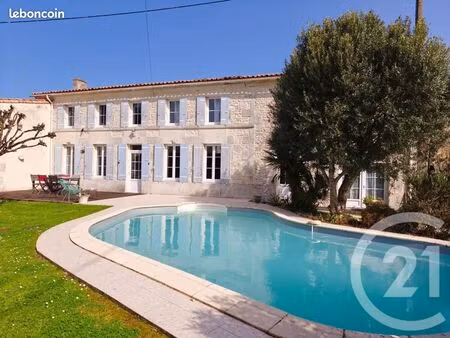 maison 6 pièces 240 m²