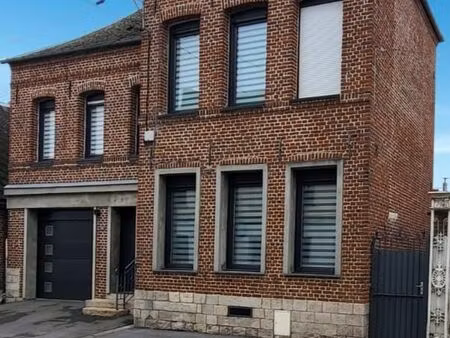 maison individuelle 3 chambres  jardin  garage