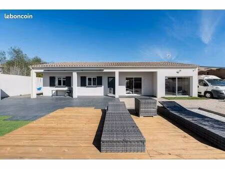 villa 4 faces avec piscine – prix agence 329 000