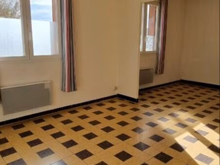 faux f3 climatisé avec garage privé près du polygone