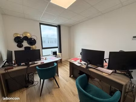 bureau neuf à louer à garosud - agréable et lumineux