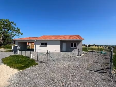 maison neuve à louer avec auvent et jardin