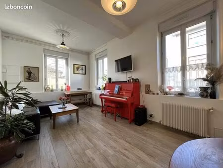 maison de ville 4 pièces 94 m²