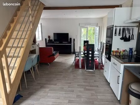 maison individuelle f5 entièrement rénovée avec terrain clos