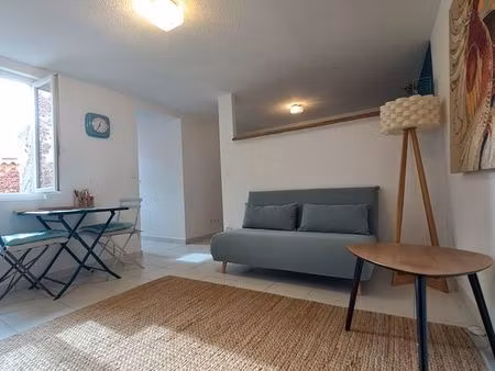 studio meublé 25m2  libre d'occupation
