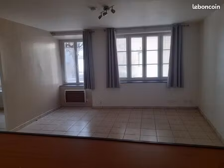 grand t2 rdc 63m2 a louer