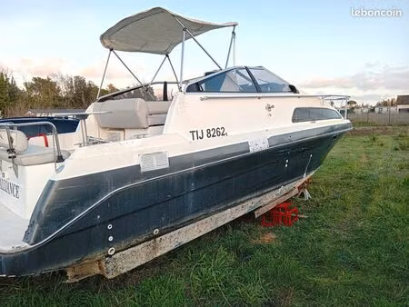 logement bateau sur parcelle à st aygulf