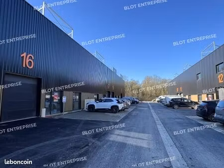 local d'activité 260 m²