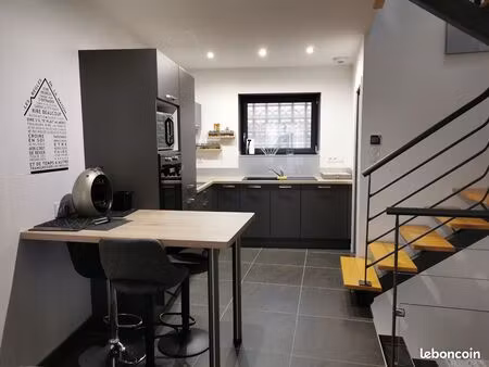 location maison de bourg meublée