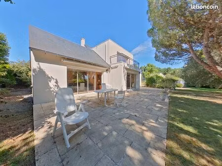 maison 6 pièces 199 m²