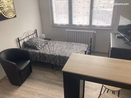 studio de plein pied  tout meublé  tout confort et toutes charges incluses