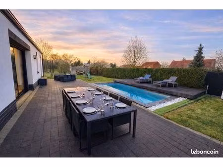 ? maison plain-pied individuelle 150 m² – piscine enterrée chauffée – 4 ch dont 2 suites –