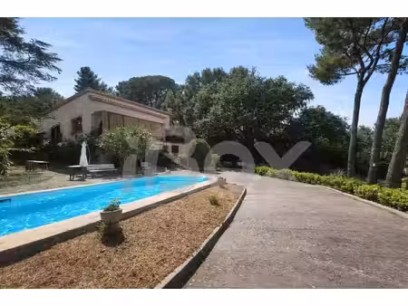 villa 7 pièces sur 1 932 m2 de terrain avec piscine mer à