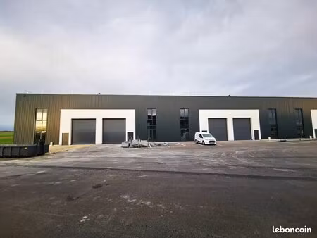 local d'activite 215 m² prunay