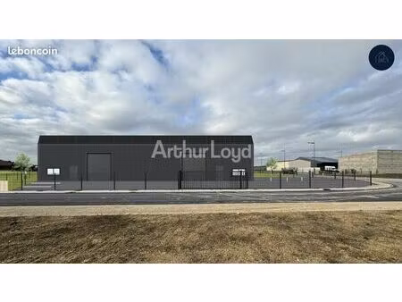 local d'activité 268 m²