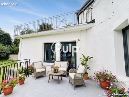 immeuble 10 pièces 263 m²