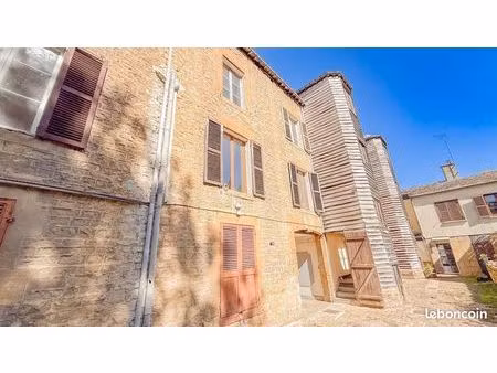 immeuble 840 m² sedan