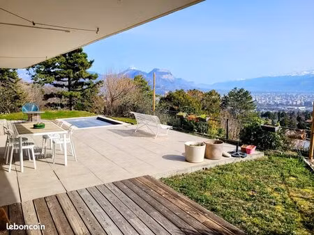 t4 bis - vue exceptionnelle - piscine - seyssins le haut