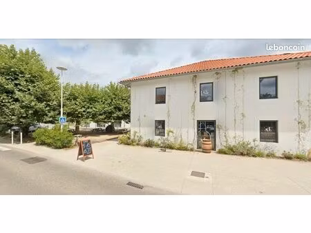 bureau dans maison de l'habitat