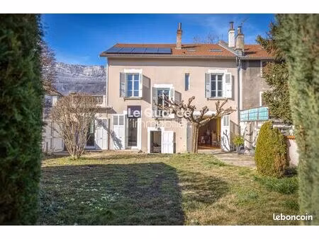 maison 7 pièces 310 m²