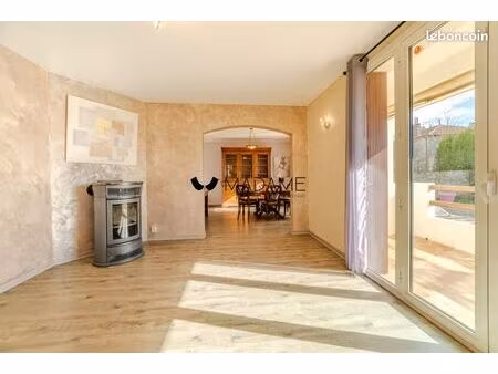 propriété 5 pièces 154 m²