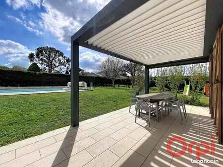 villa 4 pièces 94 m²