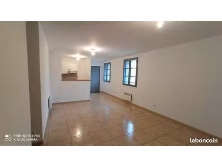 location appartement t3 à pezenas 58 m2