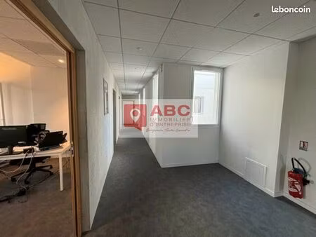 bureaux 1500 m² castelnau le lez
