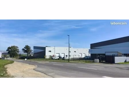 bureau/cabinet liffré lumineux avec parking