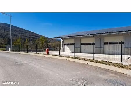 local artisanal / industriel ou de stockage de 387m² à louer