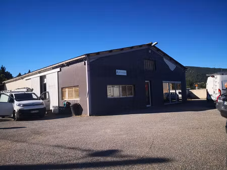 a louer brignoles  local de 275 m2 avec 700 m2 de terrain