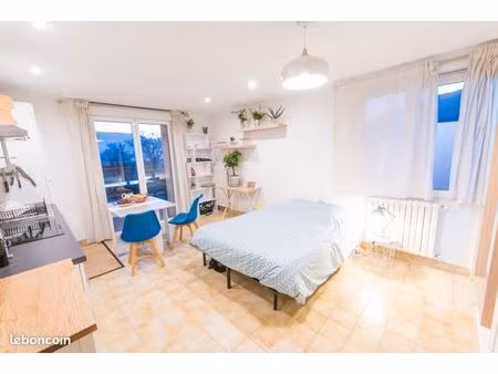 studio 24m² meublé neuf et lumineux avec terrasse dans un environnement calme