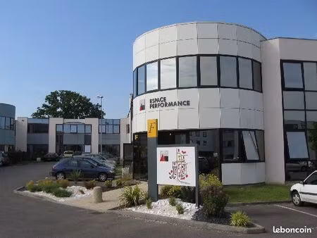 bureaux 70 m² saint gregoire