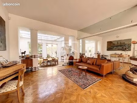 propriété 11 pièces 258 m²