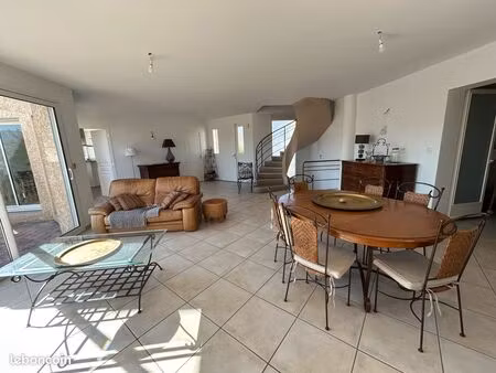 vaste maison de famille