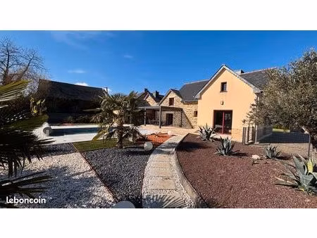 à vendre – maison de caractère 8 pièces  205 m² au sol  au cœur de la campagne