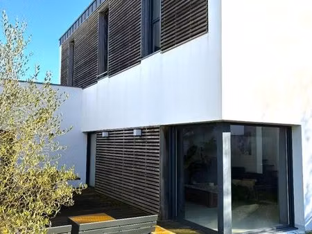 maison 6 pièces 122 m²