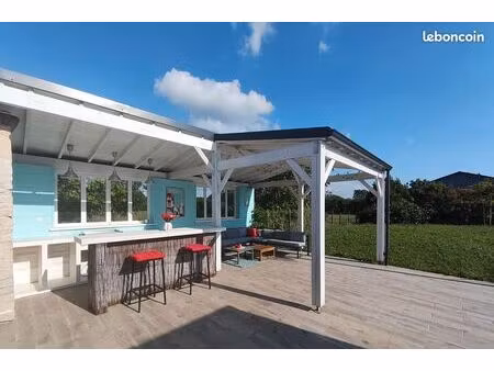 maison avec patio et jardin - 148 m² de plain-pied - 4 chambres - terrain 800 m²