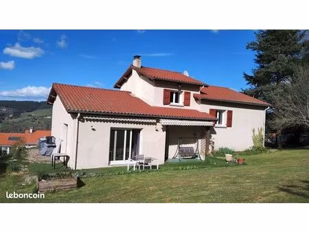 maison familiale – planfoy –vue dégagée  sans vis-à-vis – à 10 min de saint-étienne