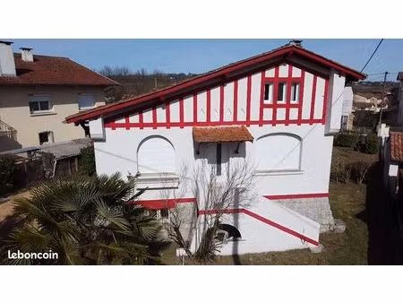 maison basque de caractère rénovée – 10 m² – jardin et garage – proche commodités à saint-