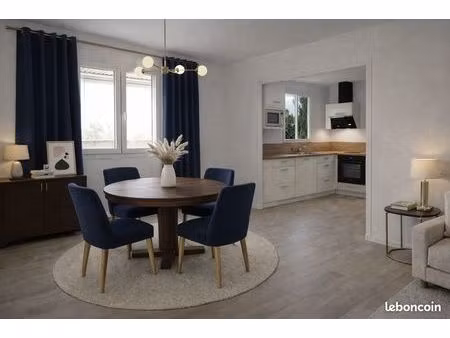 t2 rénové 57 m² – 2 chambres – centre beaupréau – parking