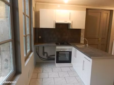 sedan appartement f4 au rez-de-chaussee